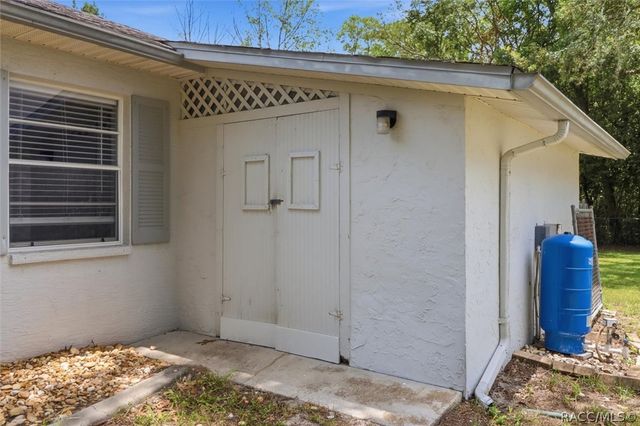 4179 S Winding Oaks Drive, Homosassa, FL 34446