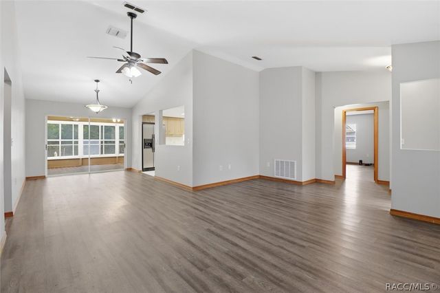 4179 S Winding Oaks Drive, Homosassa, FL 34446