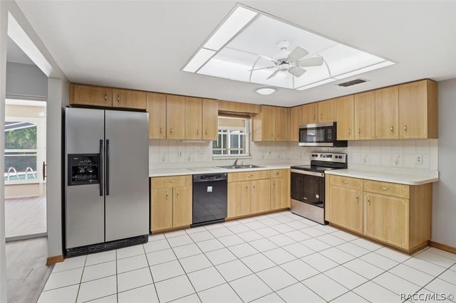 4179 S Winding Oaks Drive, Homosassa, FL 34446