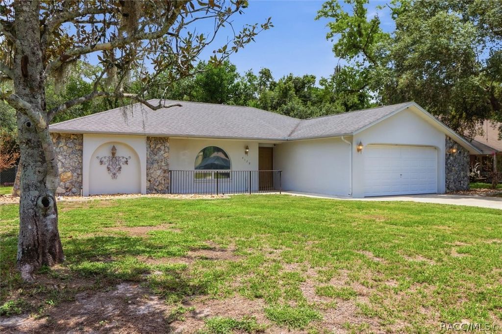 4179 S Winding Oaks Drive, Homosassa, FL 34446