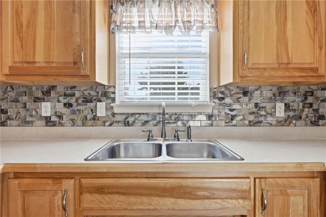 2306 N 114th Terrace, Kansas City, KS 66109