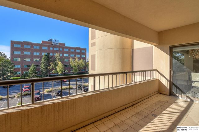 770 N 93rd St Apt 4D5, Omaha, NE 68114