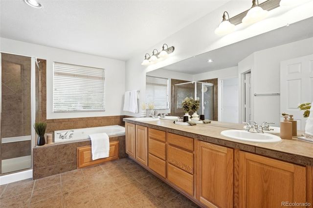 24725 E Gunnison Drive, Aurora, CO 80018