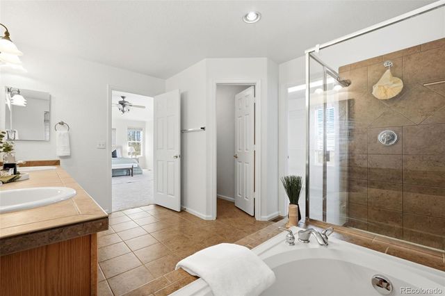 24725 E Gunnison Drive, Aurora, CO 80018
