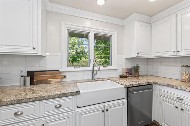420 E Pontiac Way, Fresno, CA 93704