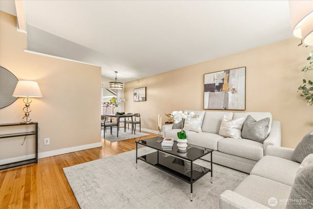 3953 153rd Avenue SE, Bellevue, WA 98006