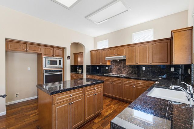 3242 Everglade Avenue, Clovis, CA 93619