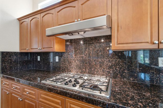 3242 Everglade Avenue, Clovis, CA 93619