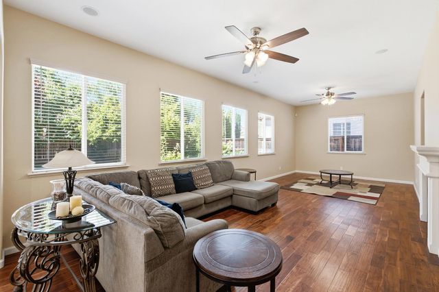 3242 Everglade Avenue, Clovis, CA 93619