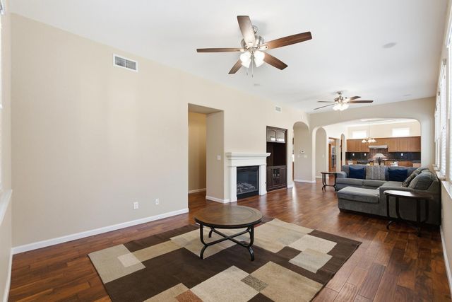 3242 Everglade Avenue, Clovis, CA 93619