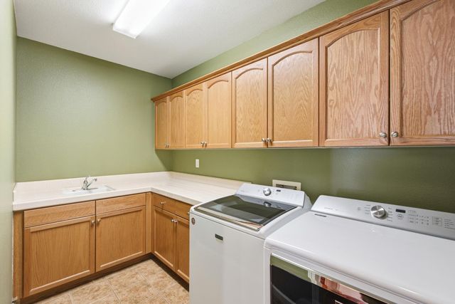 3242 Everglade Avenue, Clovis, CA 93619