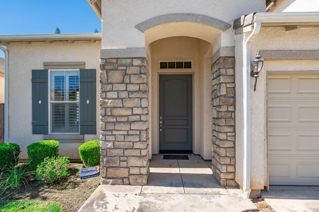 3242 Everglade Avenue, Clovis, CA 93619