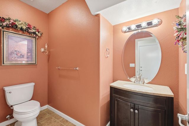 3242 Everglade Avenue, Clovis, CA 93619