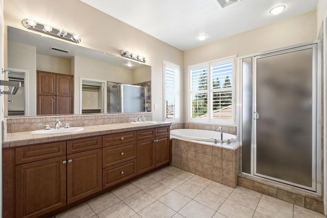 3242 Everglade Avenue, Clovis, CA 93619