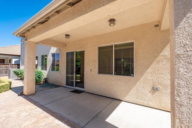 3242 Everglade Avenue, Clovis, CA 93619
