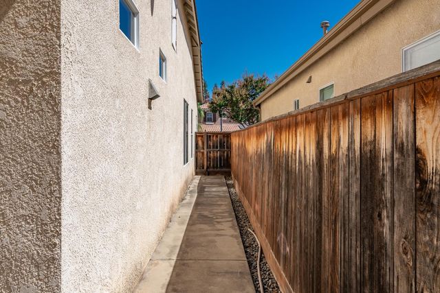 3242 Everglade Avenue, Clovis, CA 93619