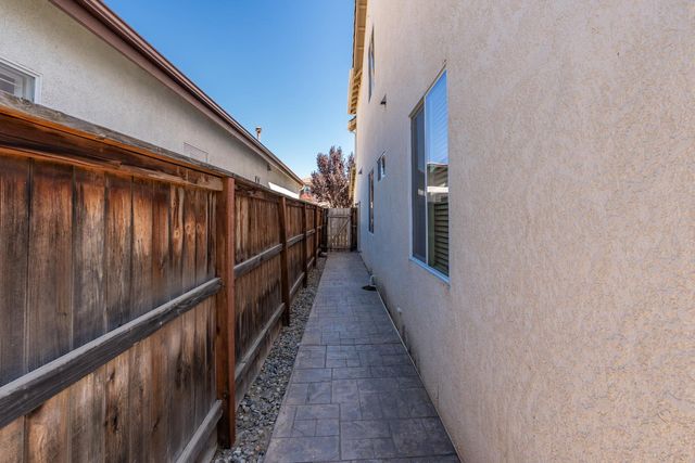 3242 Everglade Avenue, Clovis, CA 93619