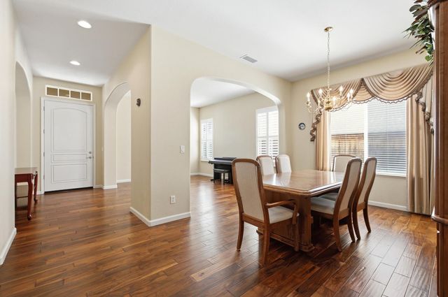 3242 Everglade Avenue, Clovis, CA 93619