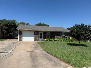 304 Liza Lane, Tecumseh, OK 74873