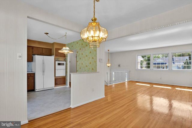 131 MIDDLESEX AVE, Voorhees, NJ 08043