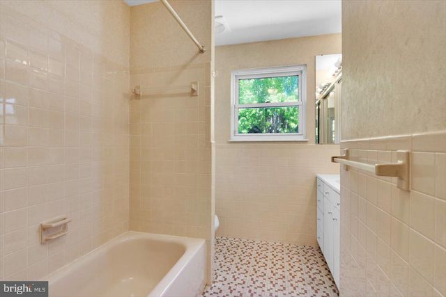 131 MIDDLESEX AVE, Voorhees, NJ 08043