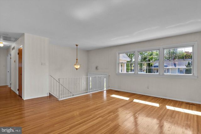 131 MIDDLESEX AVE, Voorhees, NJ 08043