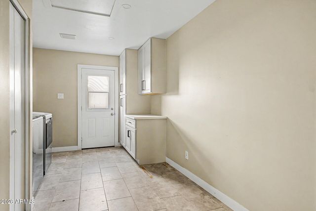 5111 W GREENWAY Road, Glendale, AZ 85306