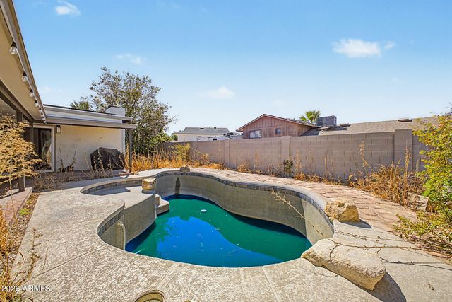 5111 W GREENWAY Road, Glendale, AZ 85306