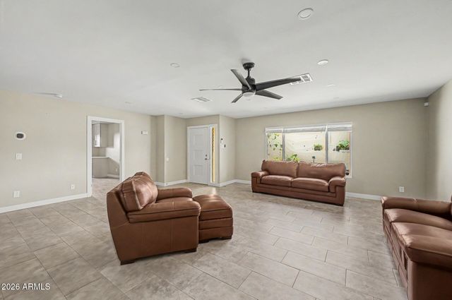 5111 W GREENWAY Road, Glendale, AZ 85306