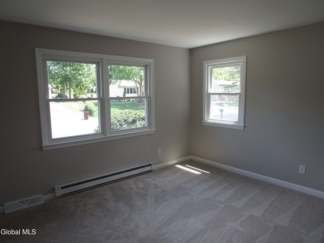 29 Garling Drive, Colonie, NY 12205