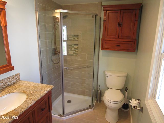 29 Garling Drive, Colonie, NY 12205