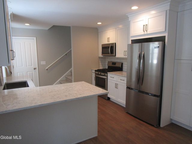 29 Garling Drive, Colonie, NY 12205