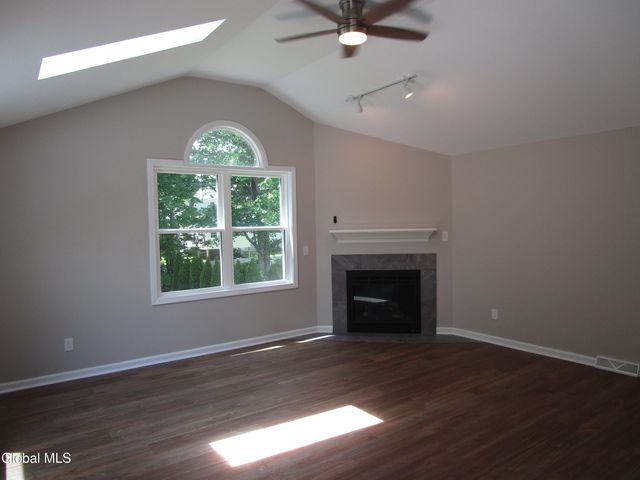 29 Garling Drive, Colonie, NY 12205