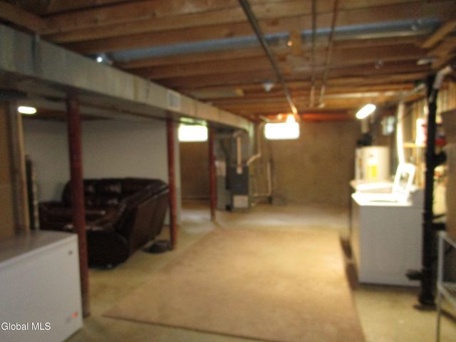 29 Garling Drive, Colonie, NY 12205