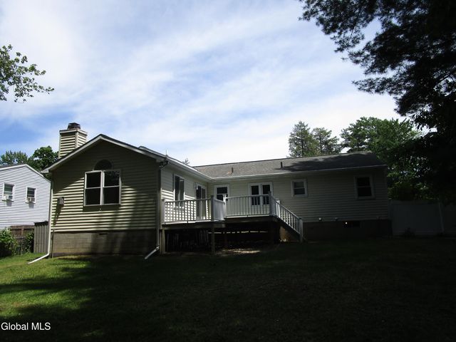29 Garling Drive, Colonie, NY 12205