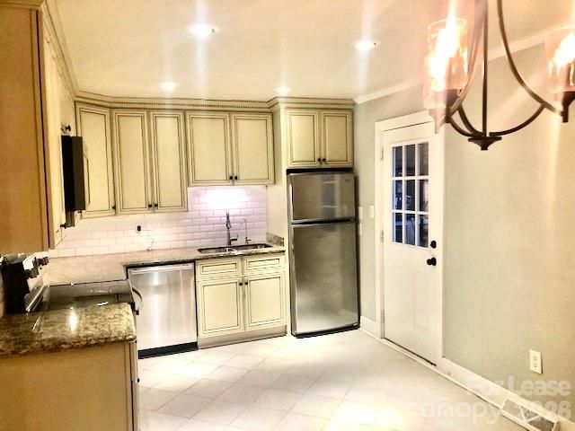 544 Manhasset Road, Charlotte, NC 28209