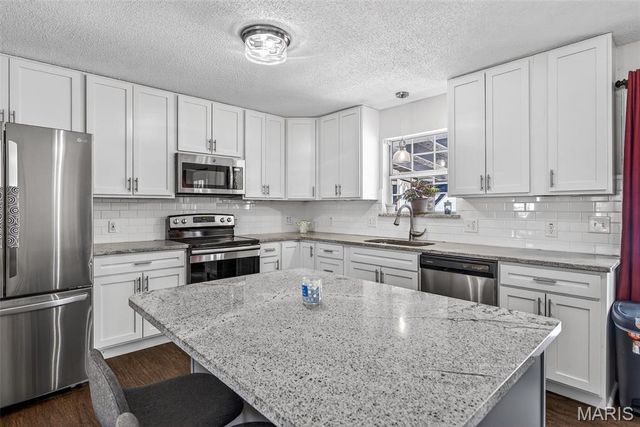 1827 Hilltop Village Lane, Imperial, MO 63052