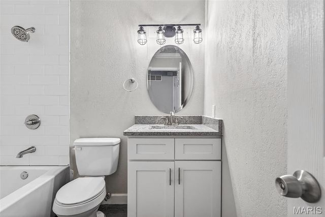 1827 Hilltop Village Lane, Imperial, MO 63052