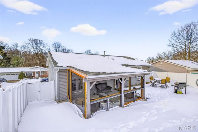 1827 Hilltop Village Lane, Imperial, MO 63052