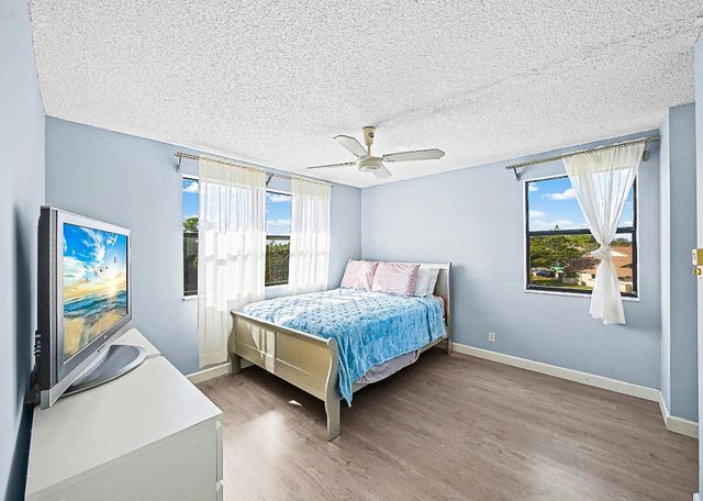 10466 Sunrise Lakes Boulevard 312, Sunrise, FL 33322