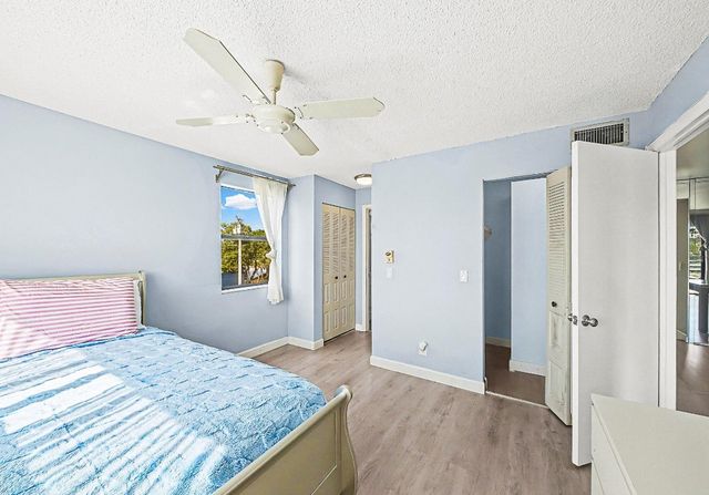 10466 Sunrise Lakes Boulevard 312, Sunrise, FL 33322