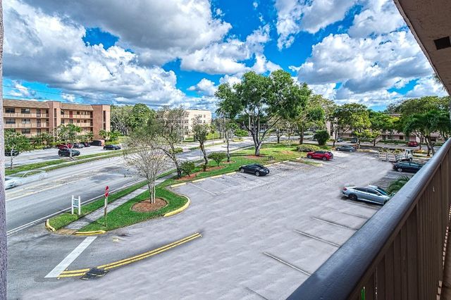 10466 Sunrise Lakes Boulevard 312, Sunrise, FL 33322