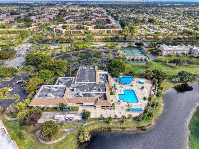 10466 Sunrise Lakes Boulevard 312, Sunrise, FL 33322