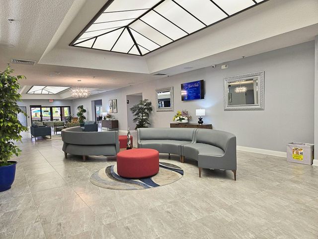 10466 Sunrise Lakes Boulevard 312, Sunrise, FL 33322