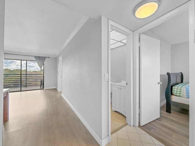 10466 Sunrise Lakes Boulevard 312, Sunrise, FL 33322