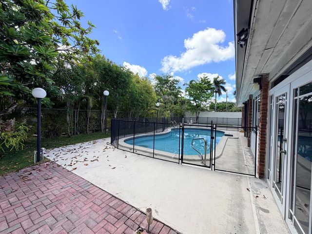 10321 SW 116th Avenue, Miami, FL 33176