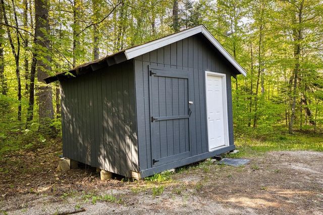 41 Tabor Circle, Albany, NH 03838