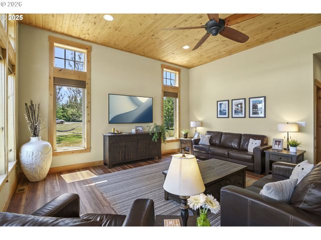 113 SHORTLINE Dr, Winlock, WA 98596