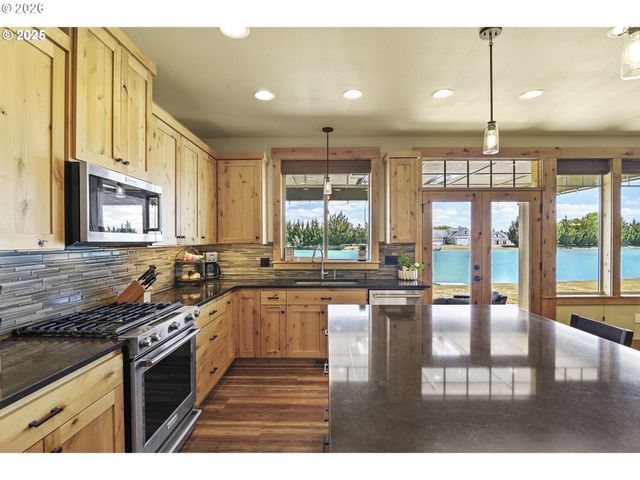 113 SHORTLINE Dr, Winlock, WA 98596