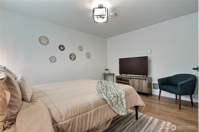 6903 S Cheyenne Street, Tacoma, WA 98409